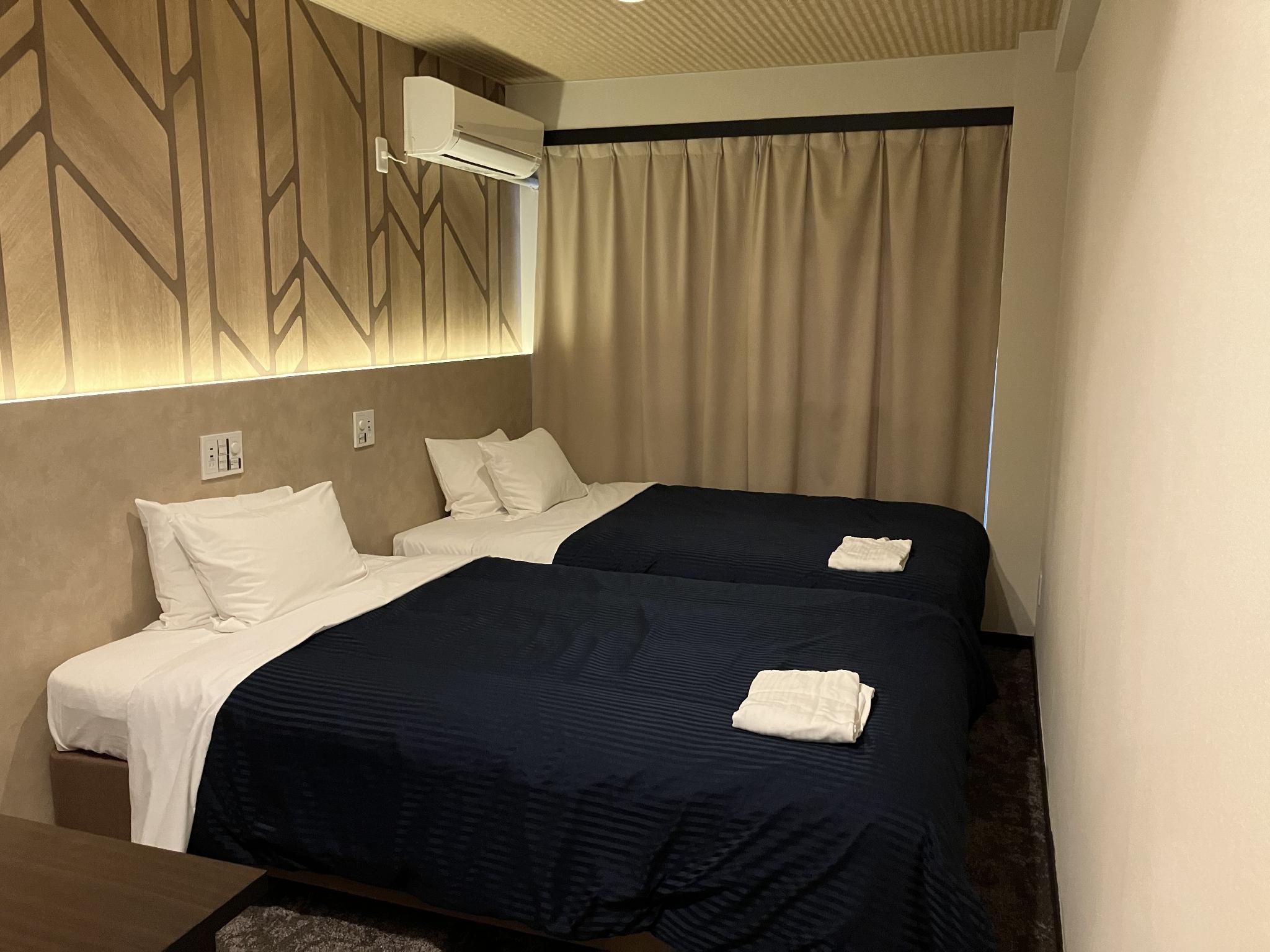 Semi Room, 2 Semi Double Beds، Hotel Livemax Budget Namba 2/3