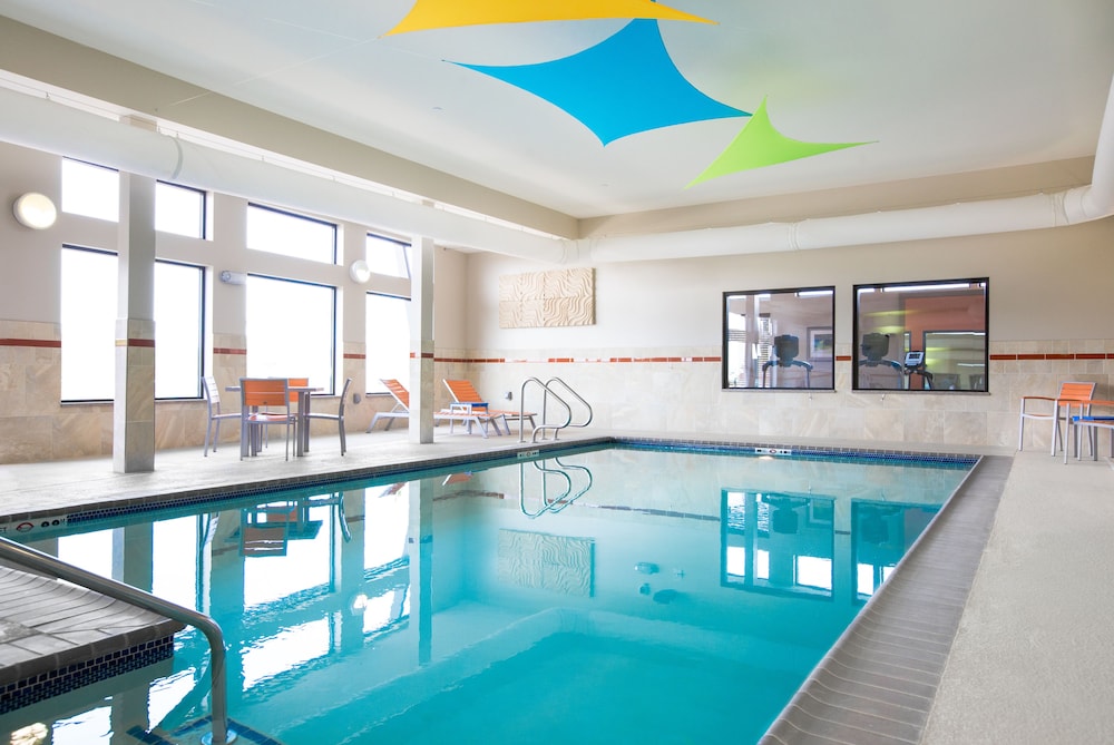 Holiday Inn Express Moline - Quad Cities Area 8/73