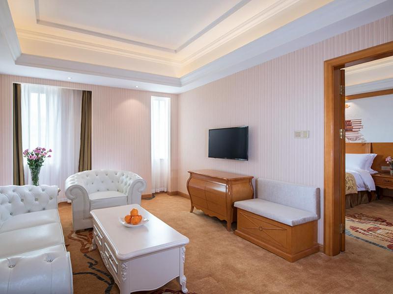 Vienna International Hotel (Guangzhou Xintang Niuzaicheng) 11/24