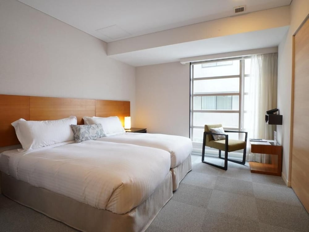 STUDIO (2 SINGLE BEDS)