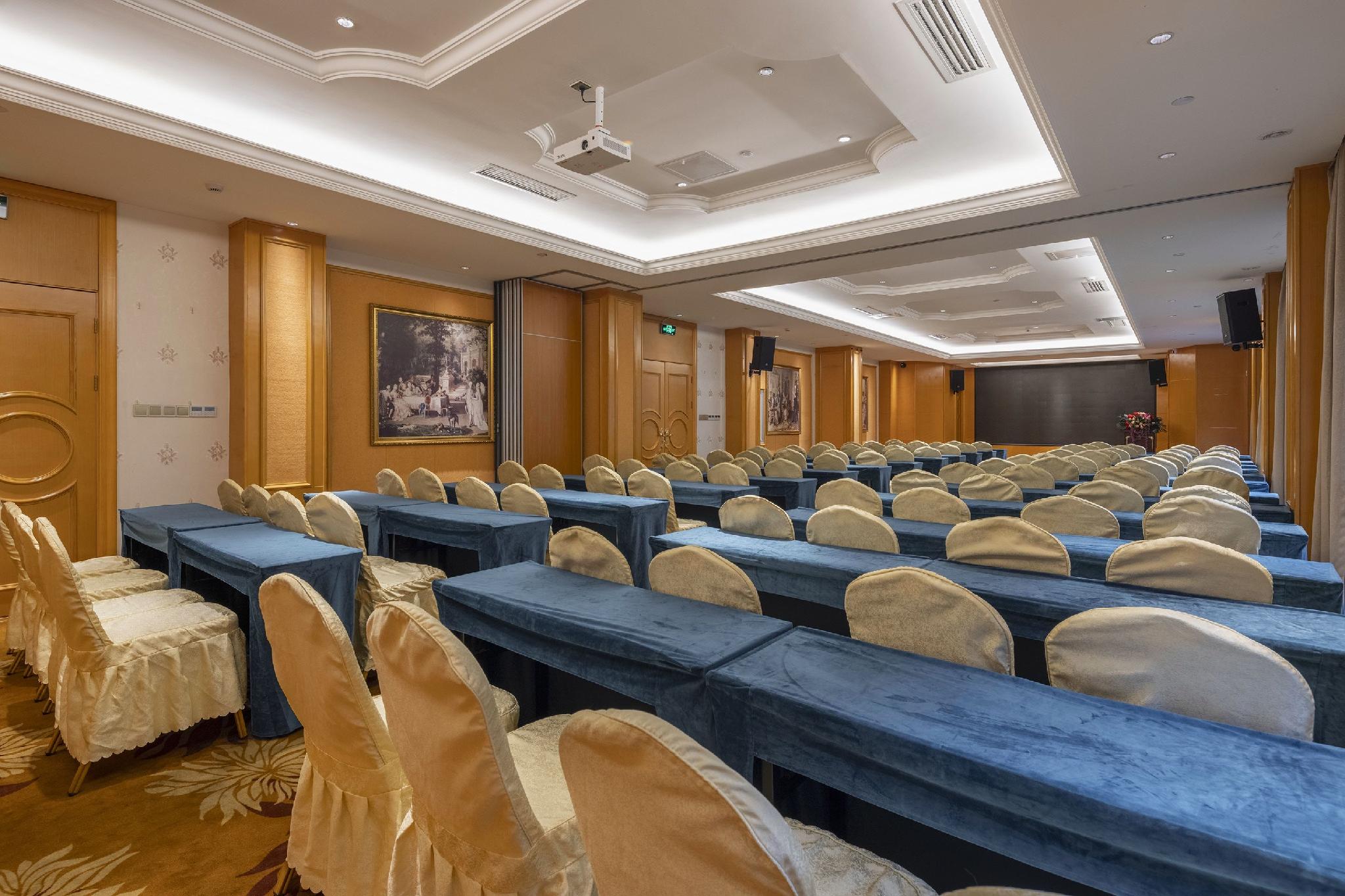 Vienna Hotel (Chuanxin Drum Tower Metro Station, Beijing Road) 35/50