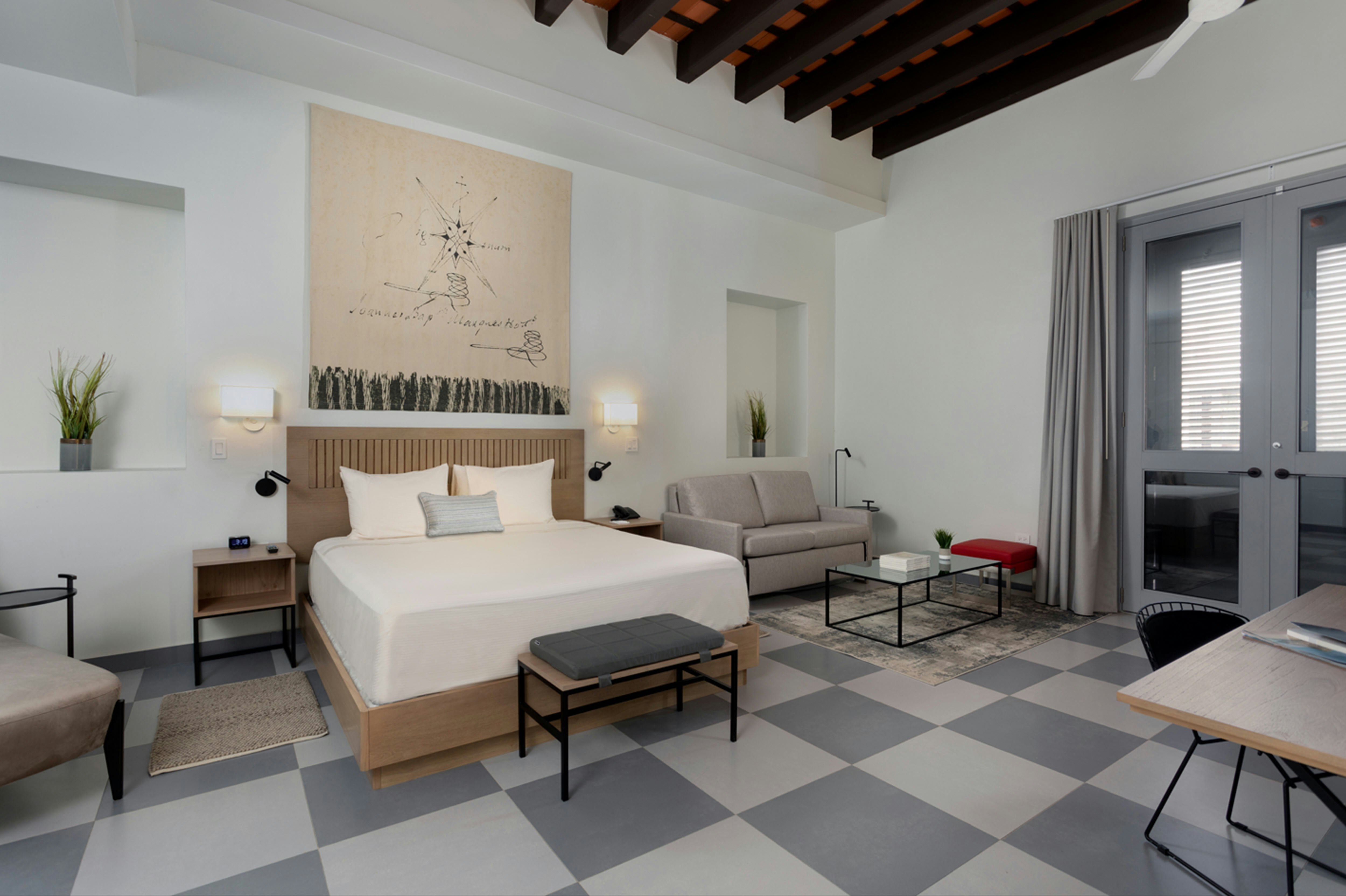 Palacio Provincial San Juan, Curio Collection by Hilton 13/45