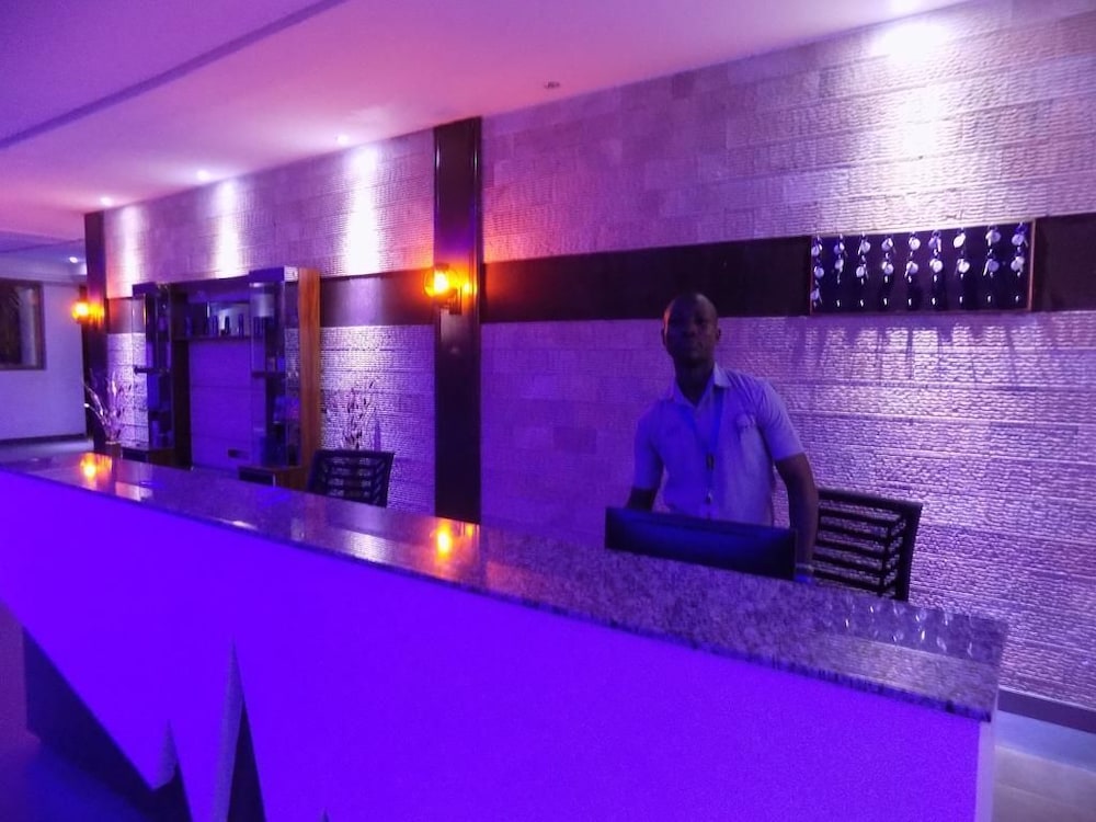 Freedom City Hotel 24/34