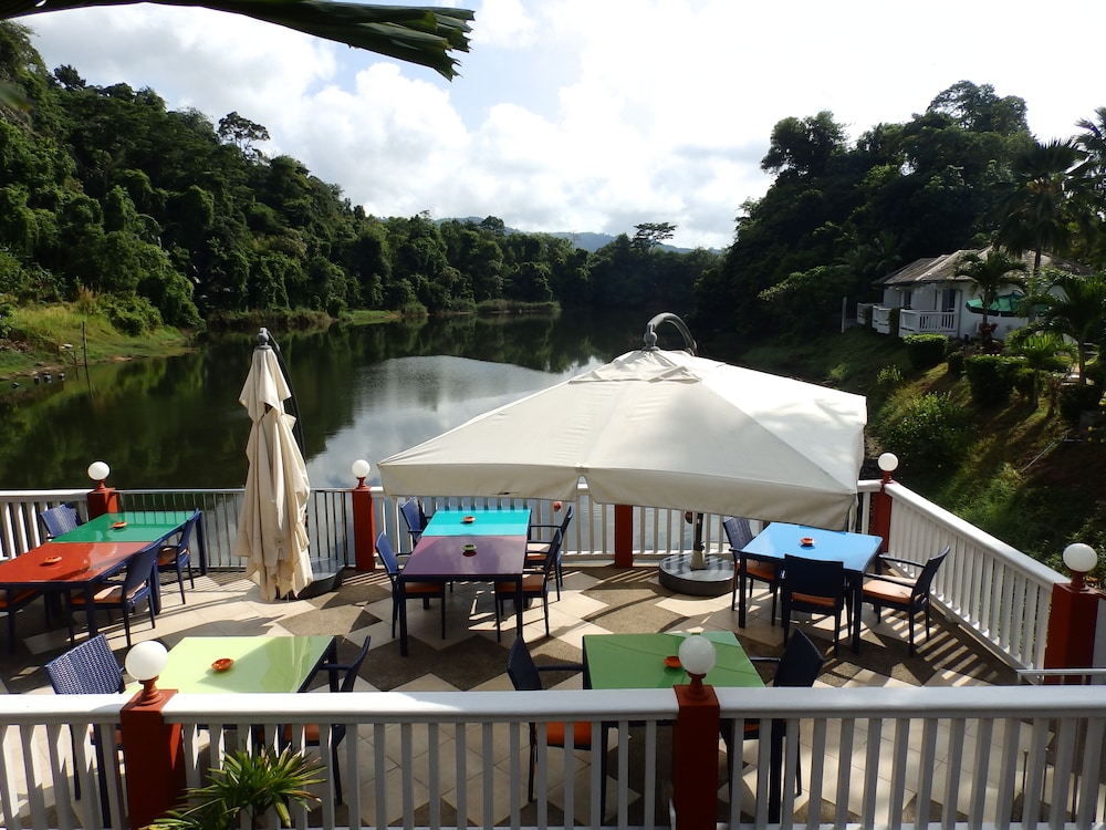 Serenity Lakeside Resort 4/69
