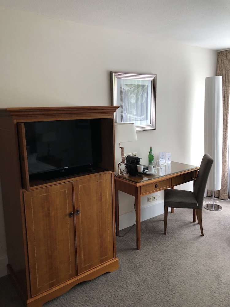 Top the Ascot Hotel Cologne 32/38