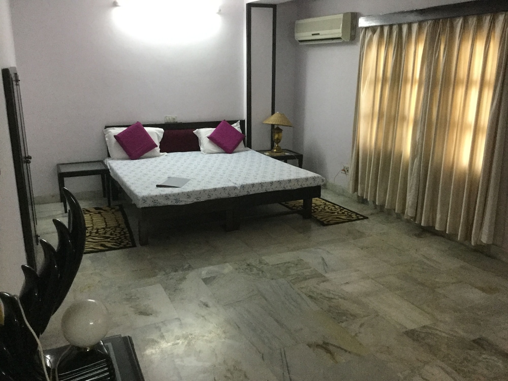 Mewar Inn 18/49