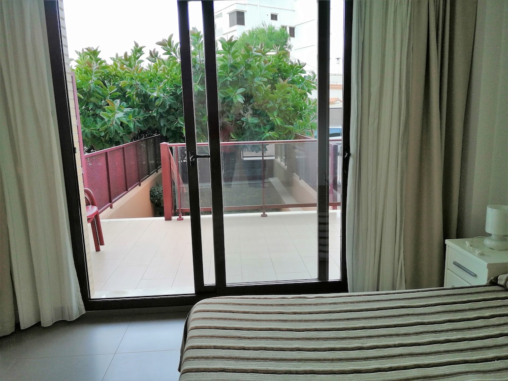 El Faro Aparthotel 22/36