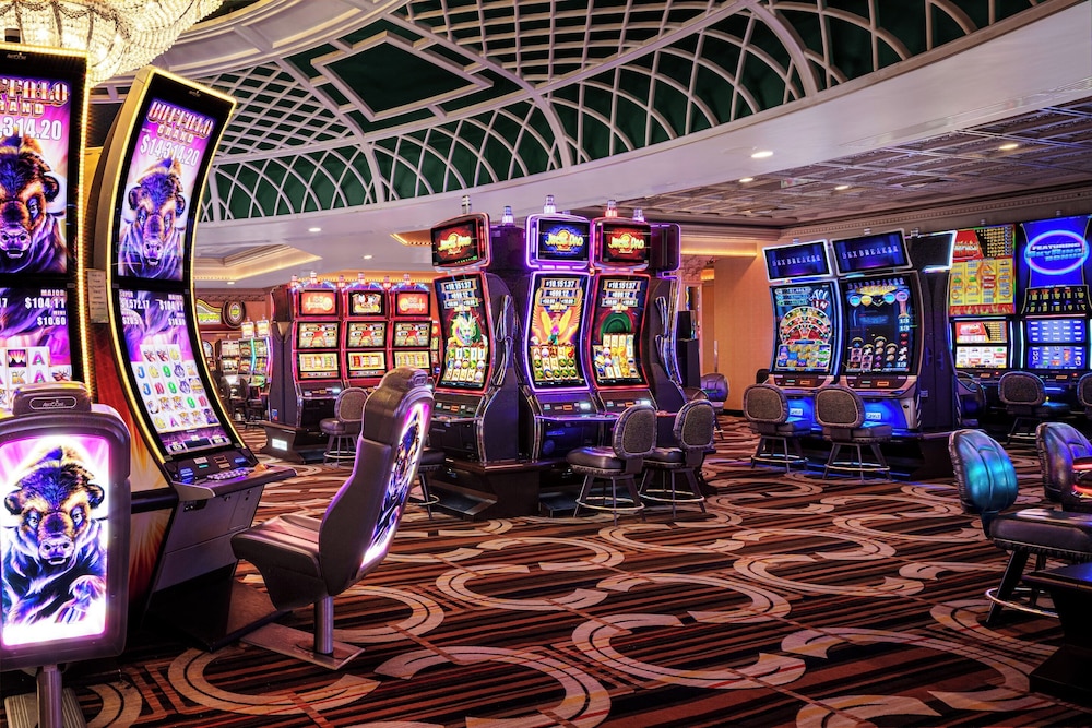 Horseshoe Bossier City - A Caesars Rewards Destination 60/67