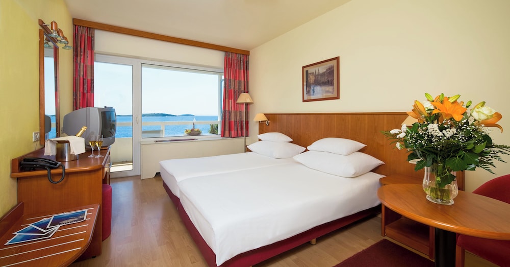 Hotel Zora 12/42