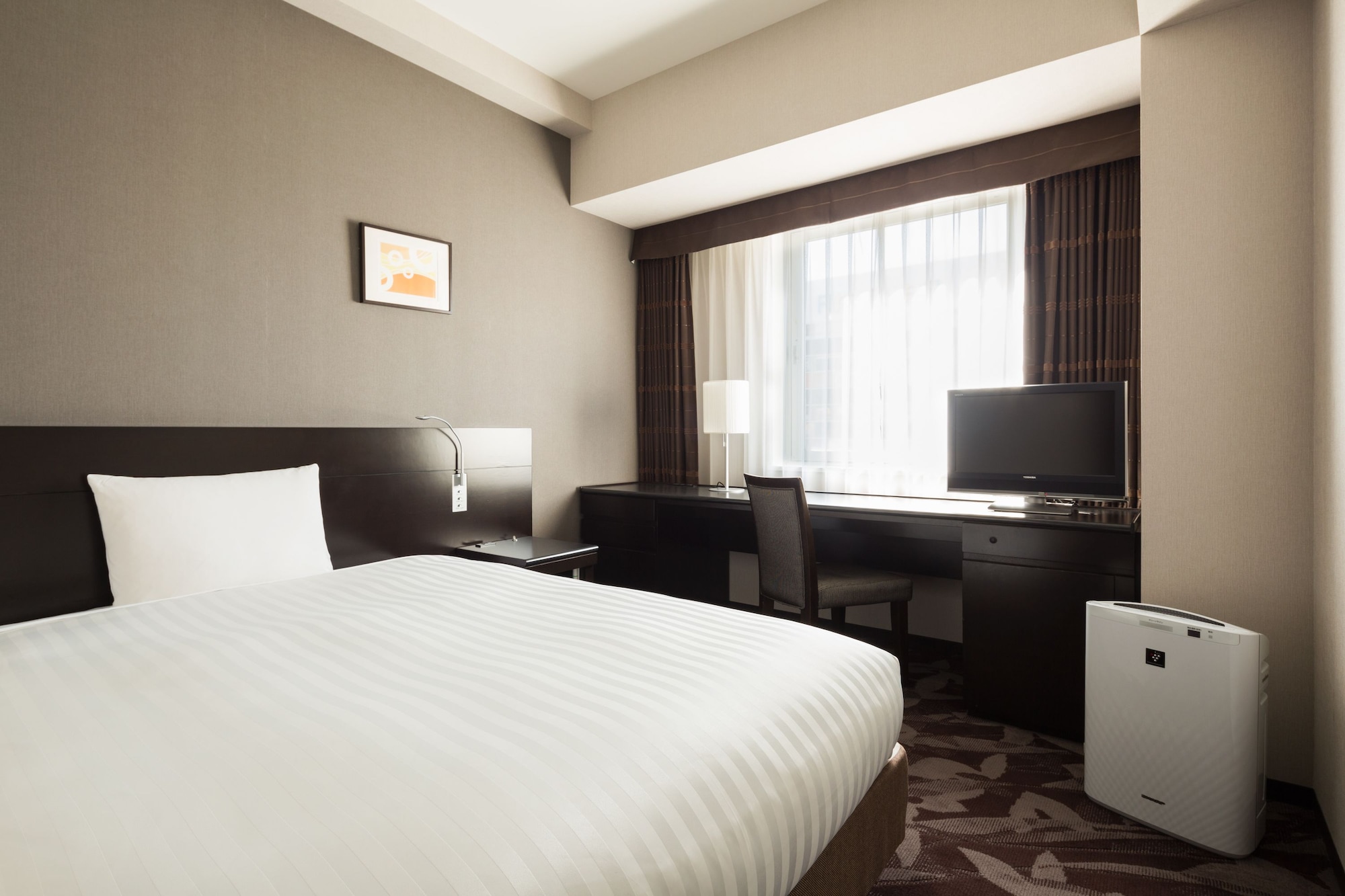 SEMI ROOM, SEMI DOUBLE BED