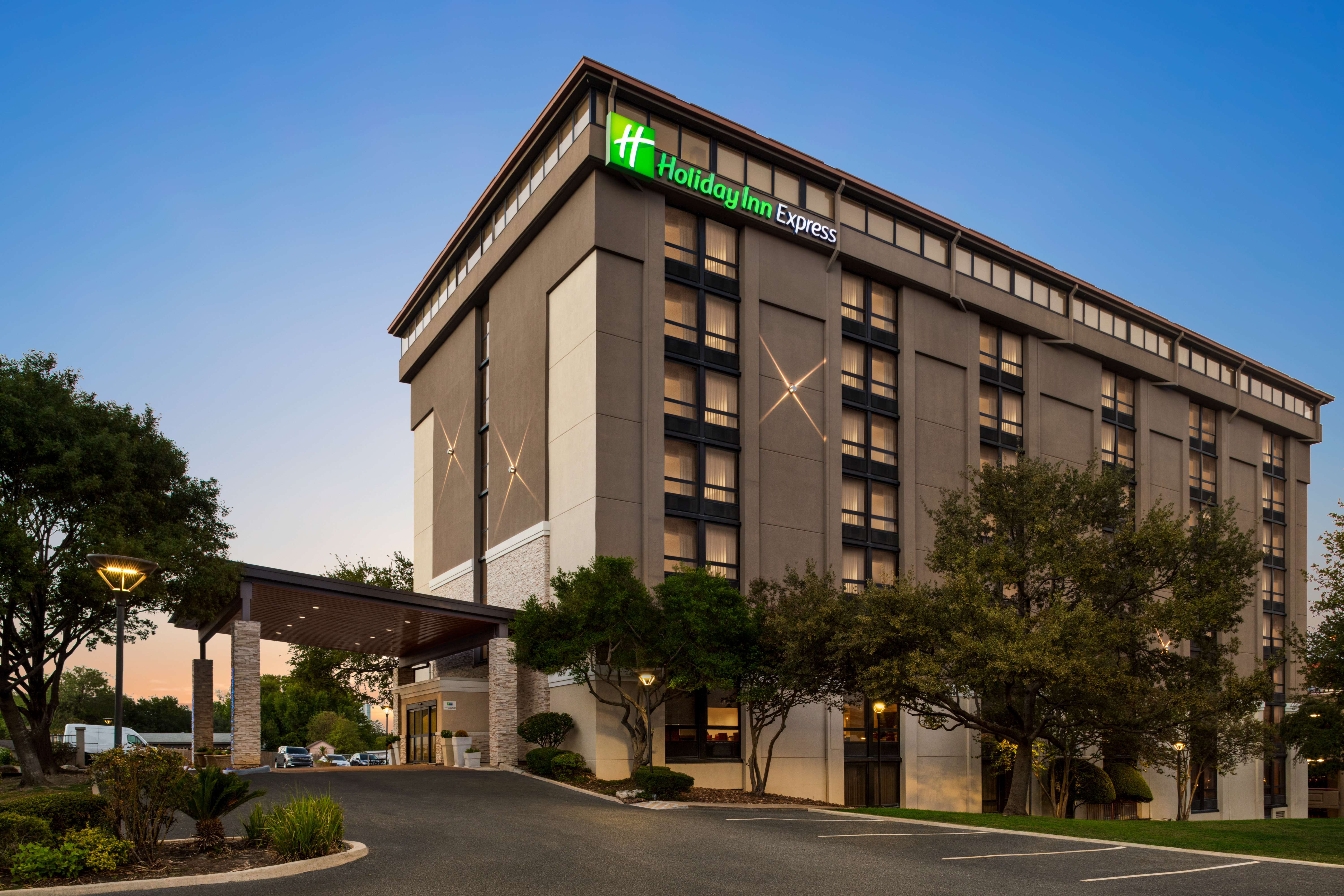 Holiday Inn Express San Antonio-Airport 54/57