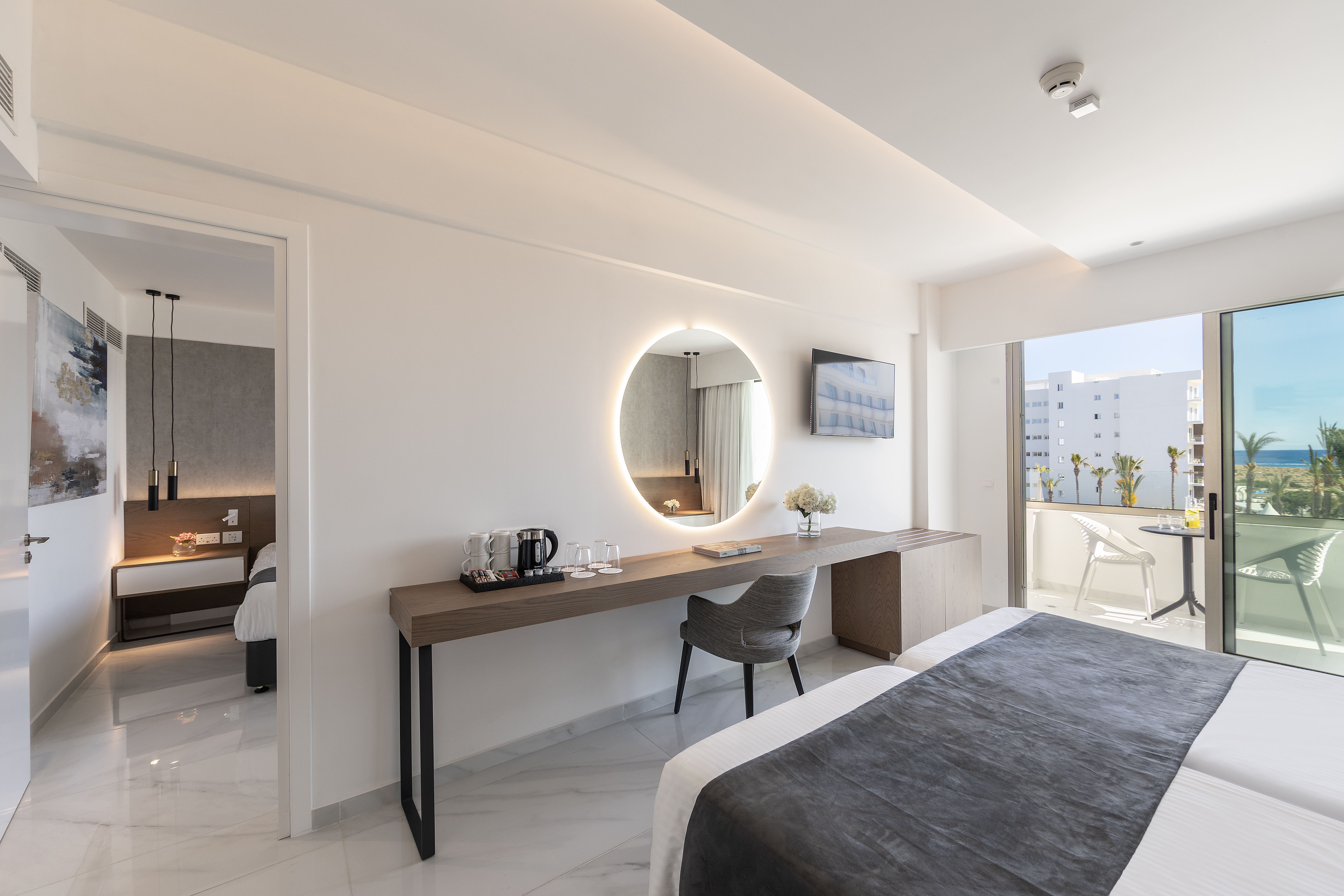 2 Bedrooms, Family, Lateral Side Sea View، Pavlo Napa Beach Hotel 7/9
