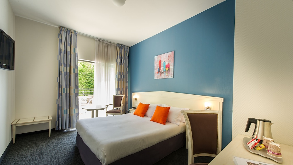 Hotel Marso 11/50