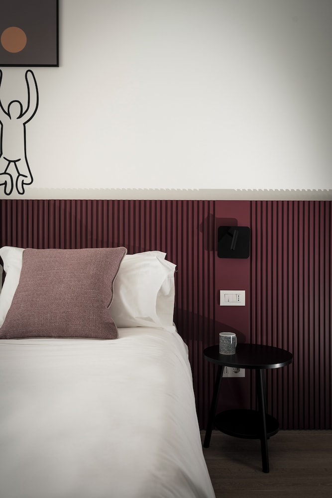 Smart, Suite, King Bed