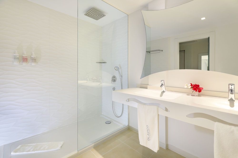 Blanco Hotel Formentera 52/53