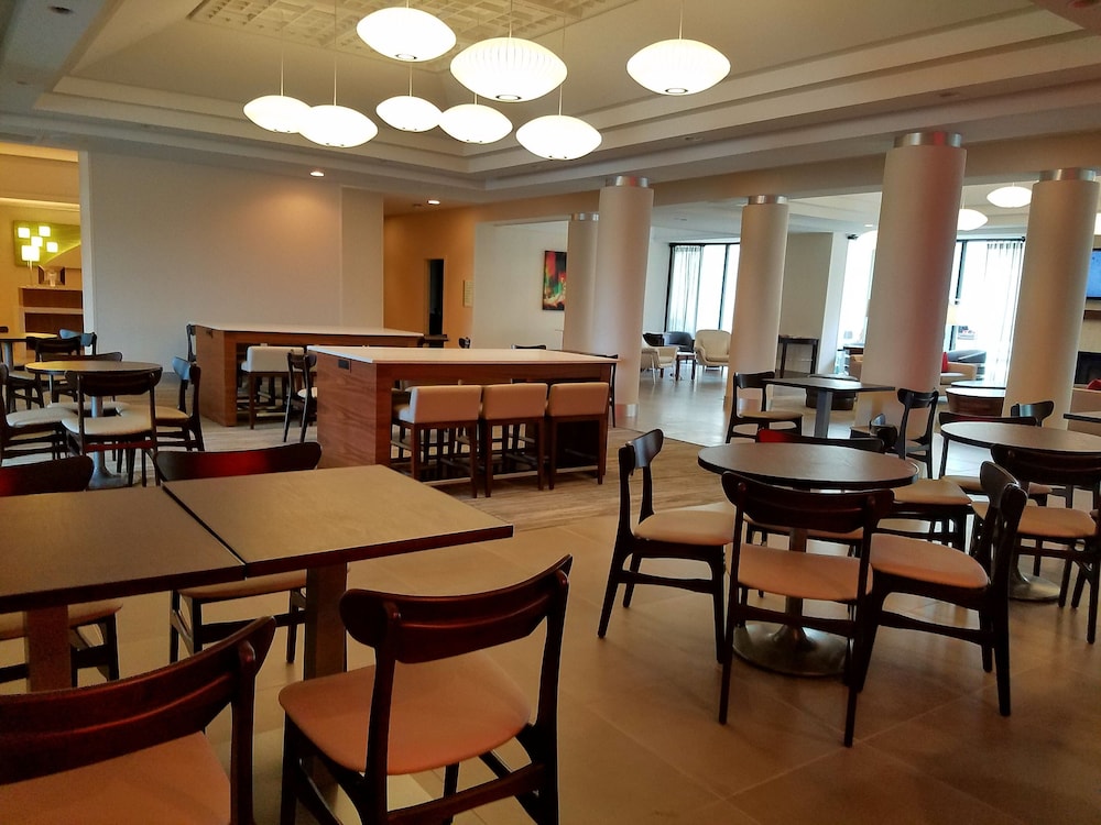 Holiday Inn Irving - Las Colinas, an IHG Hotel 41/64