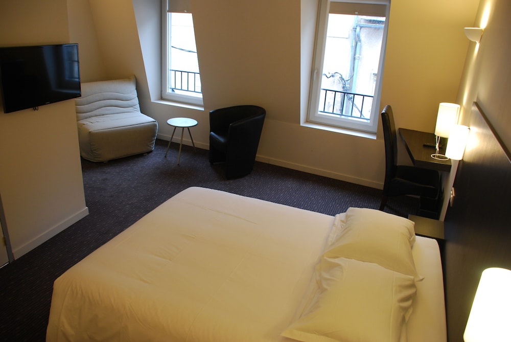 Ruthenium Hotel 3/22