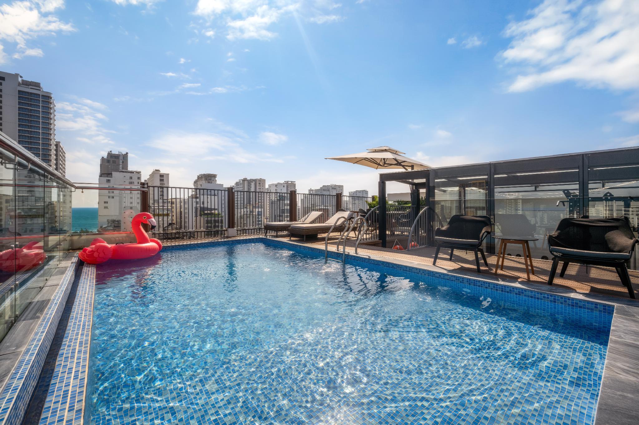 Amber Bay Hotel & Suites Da Nang 8/24