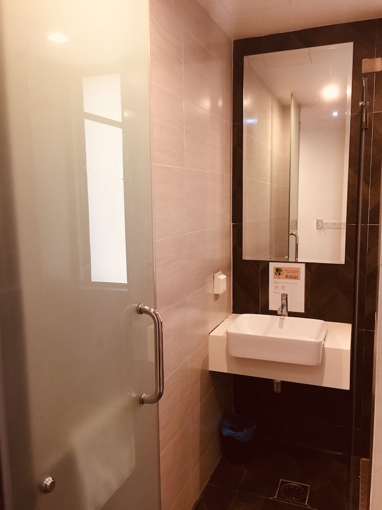 KINO HOTEL 47/51