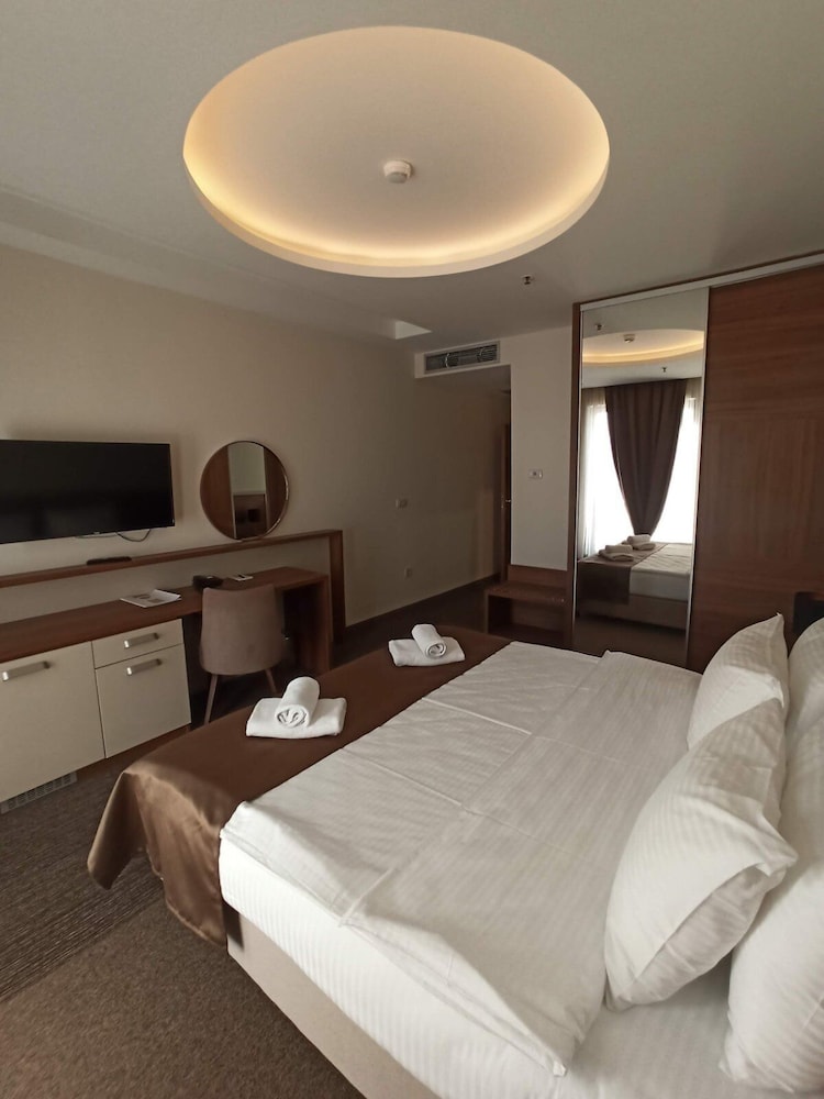 Lazaro Hotel Podgorica 20/45