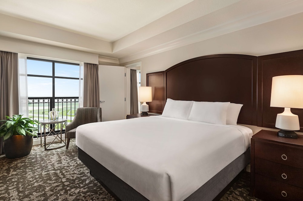 Hospitality, Deluxe, Suite, King Bed, Jetted Tub