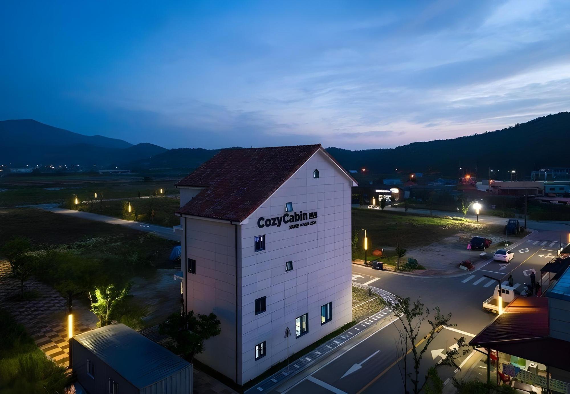 CozyCove Boutique Hotel 10/32