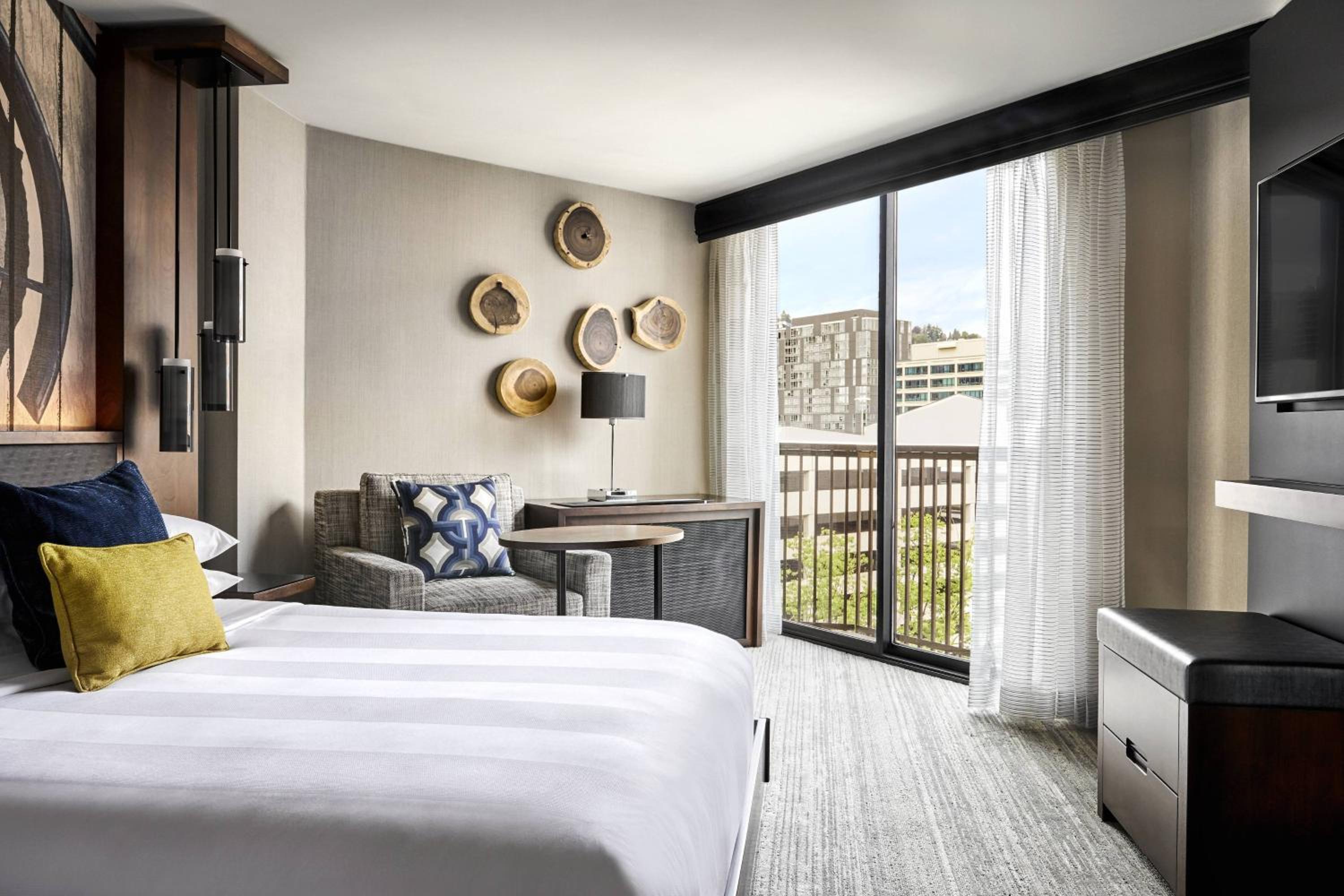 Guest Room, 2 Queen Beds, Skyline View, Club Floor