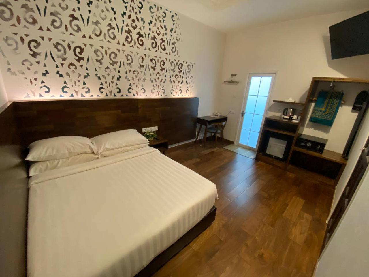 Serapi Hotel 10/33
