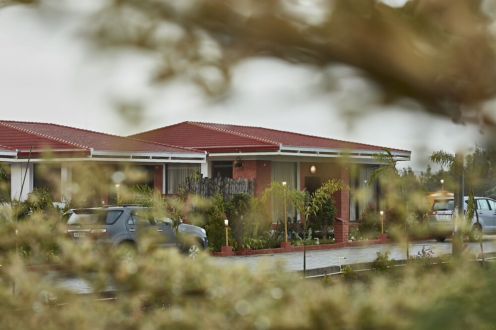 Sixth Element Luxury Resort 5/50