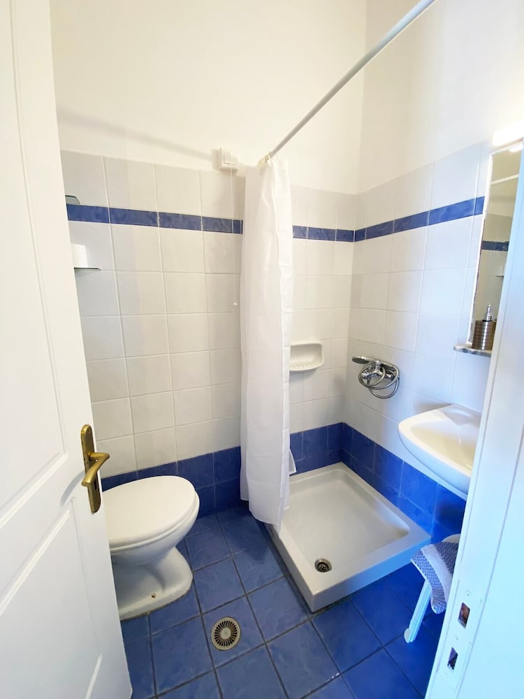 Agnadi Syros Studios & Rooms 48/50