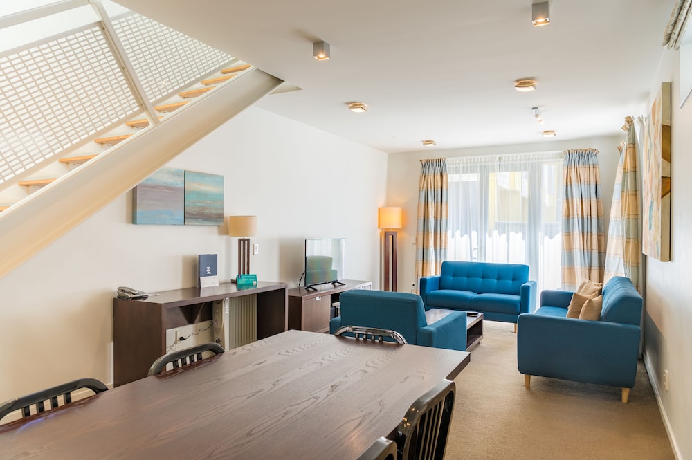 Boulcott Suites 44/70