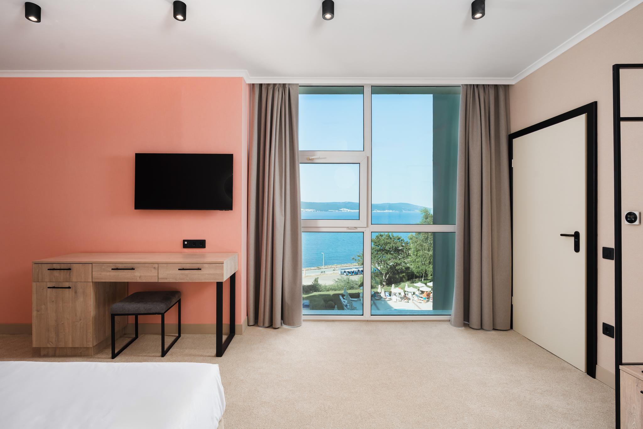 Suite, King Bed, Sea View, Sofa, Balcony
