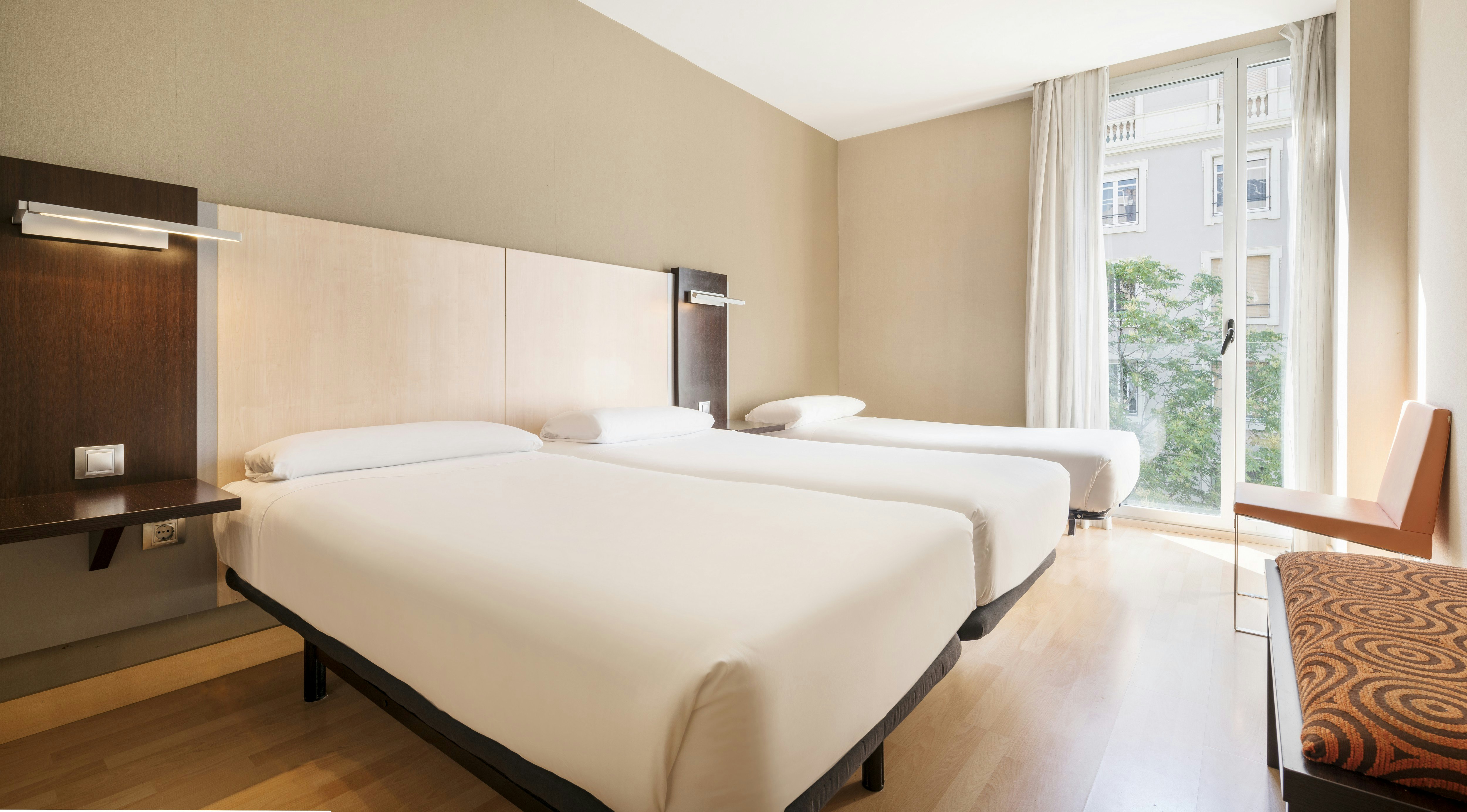 ROOM, TRIPLE