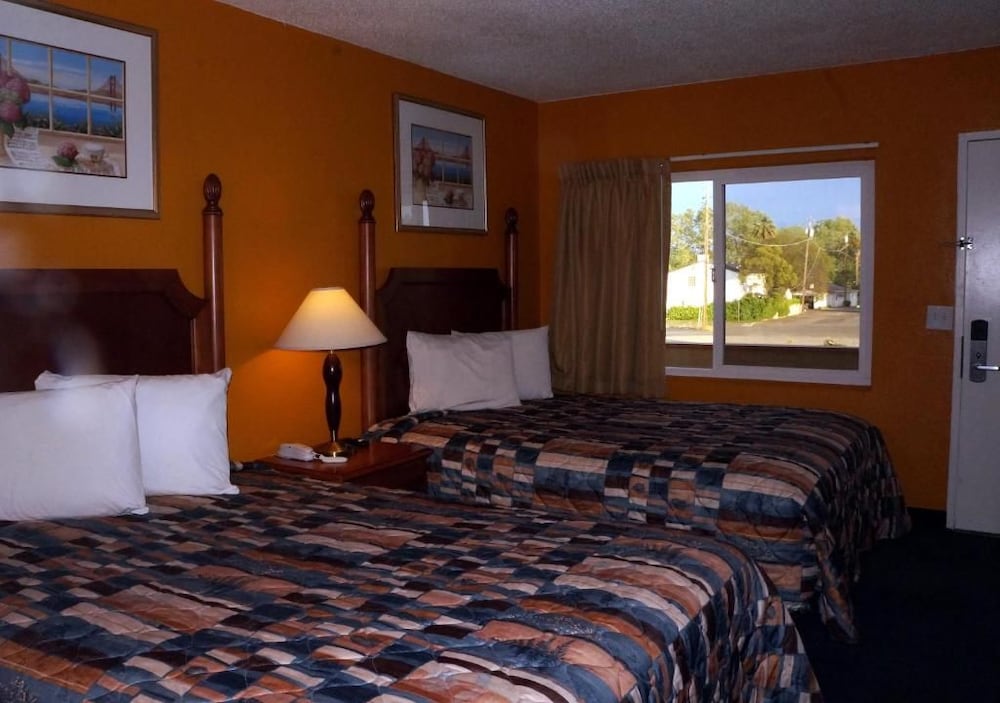 Classic Inn Red Bluff 14/24