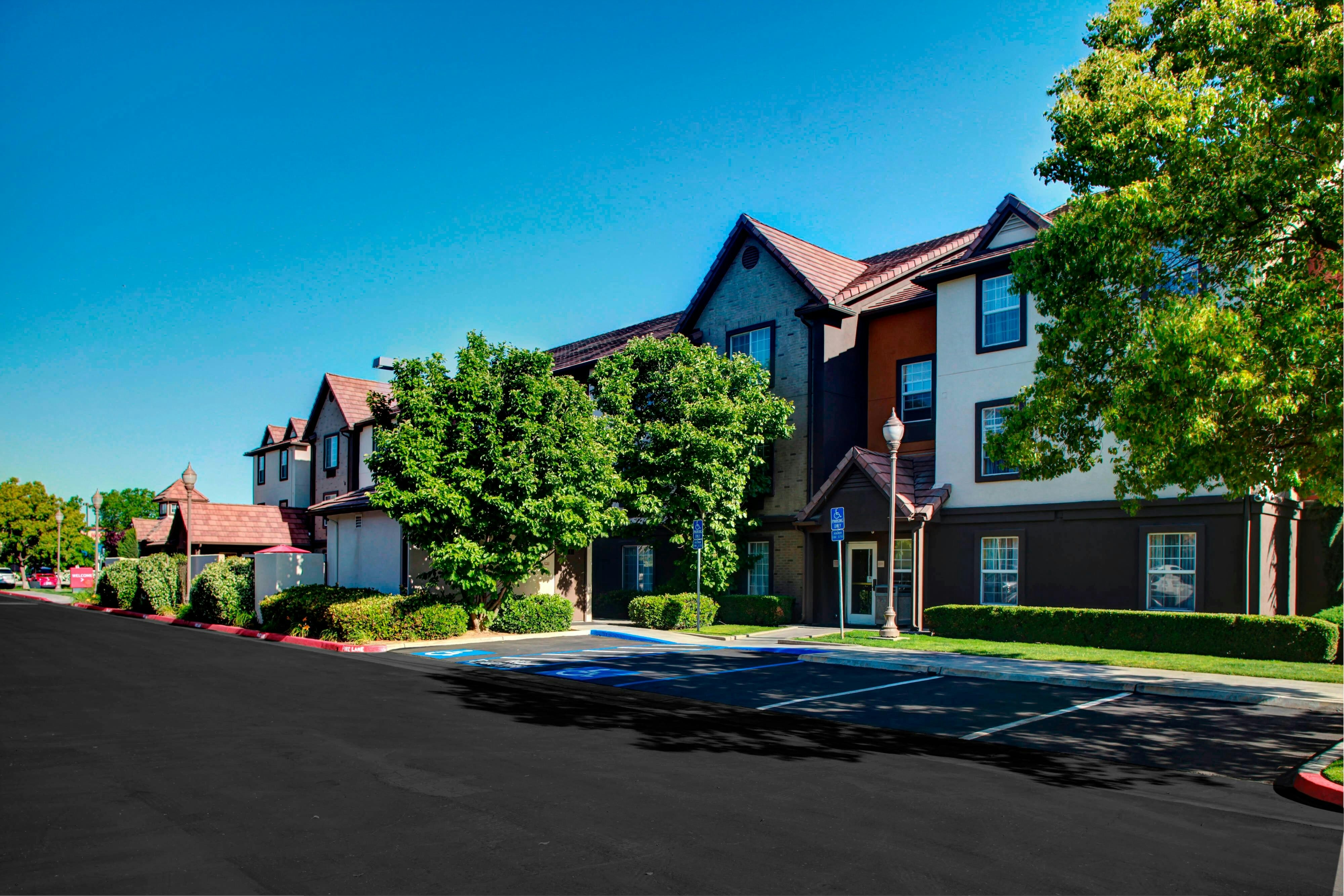 TownePlace Suites by Marriott Fresno 35/36