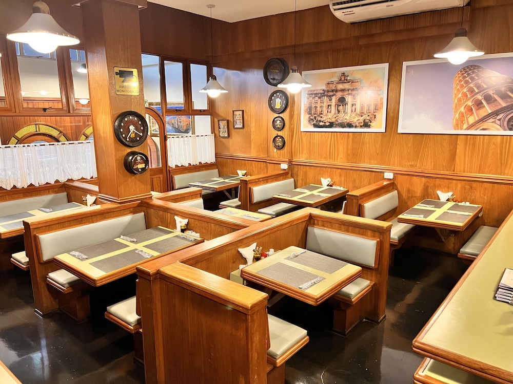 Bella Italia Hotel & Events 27/50