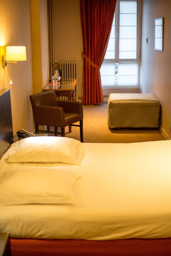 Grand Hotel d'Orleans 65/84