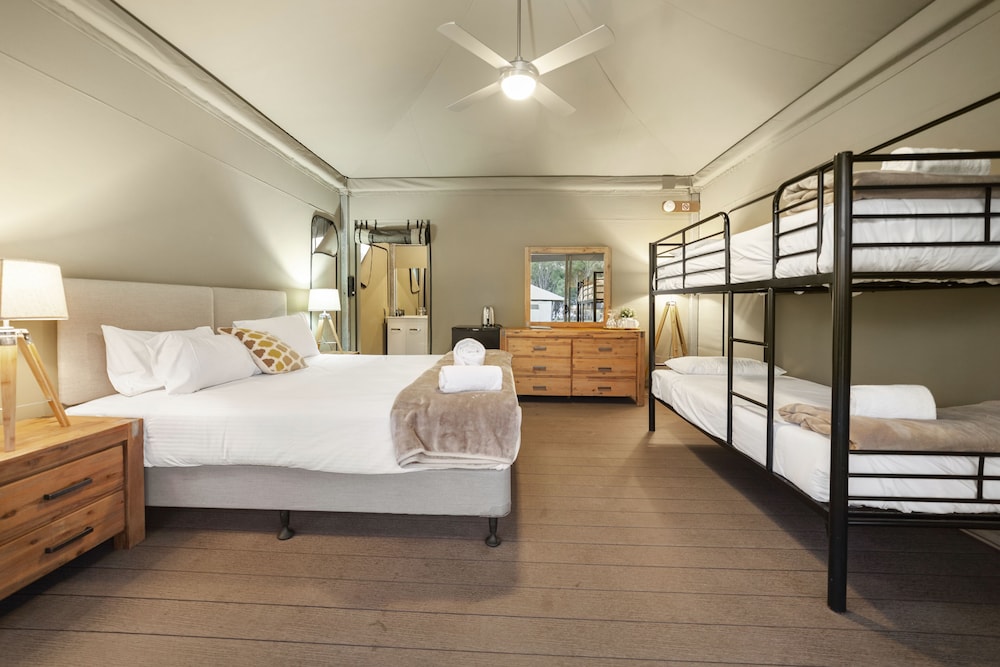 GLAMPING, TENT, KING BED, BUNK BED