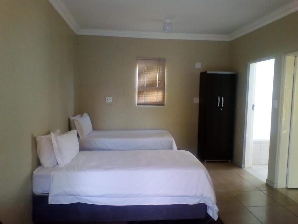 Mmakosha Lodge 6/35