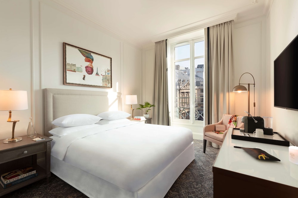 Hotel Du Louvre 13/69