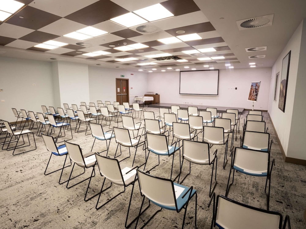 Mercure Almaty City Center 44/49
