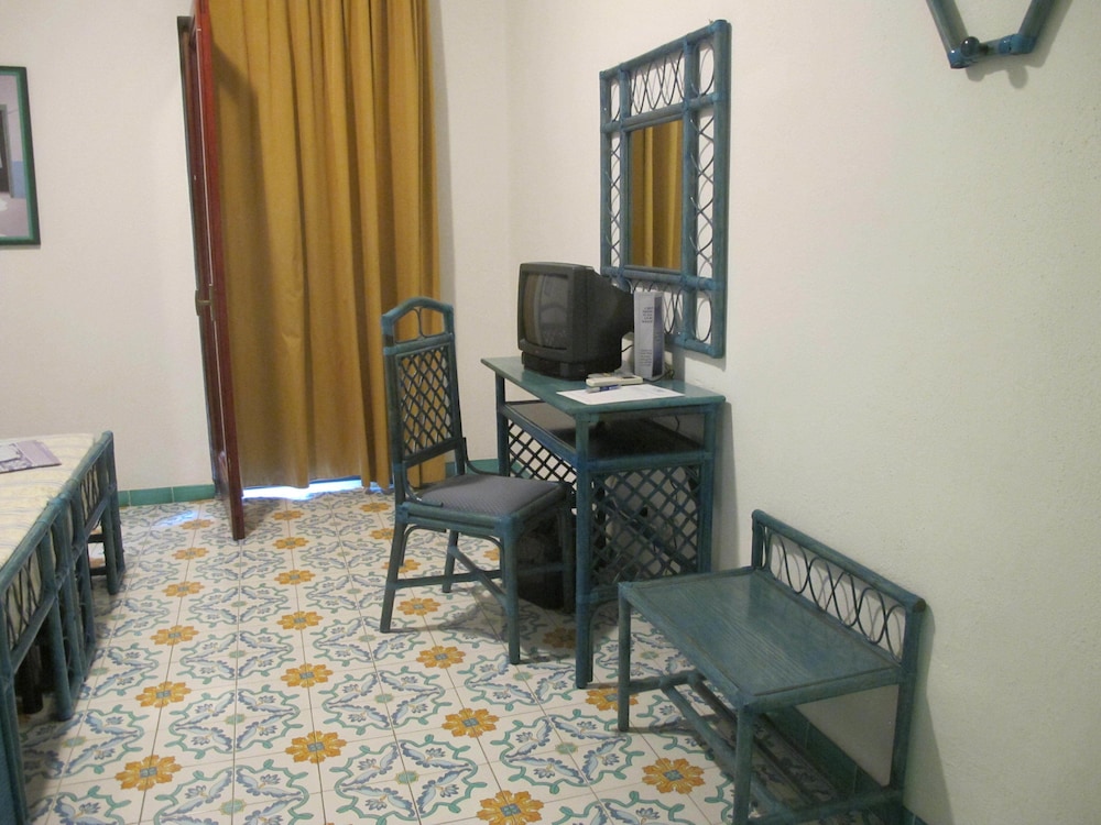 Hotel Phenicusa 14/18