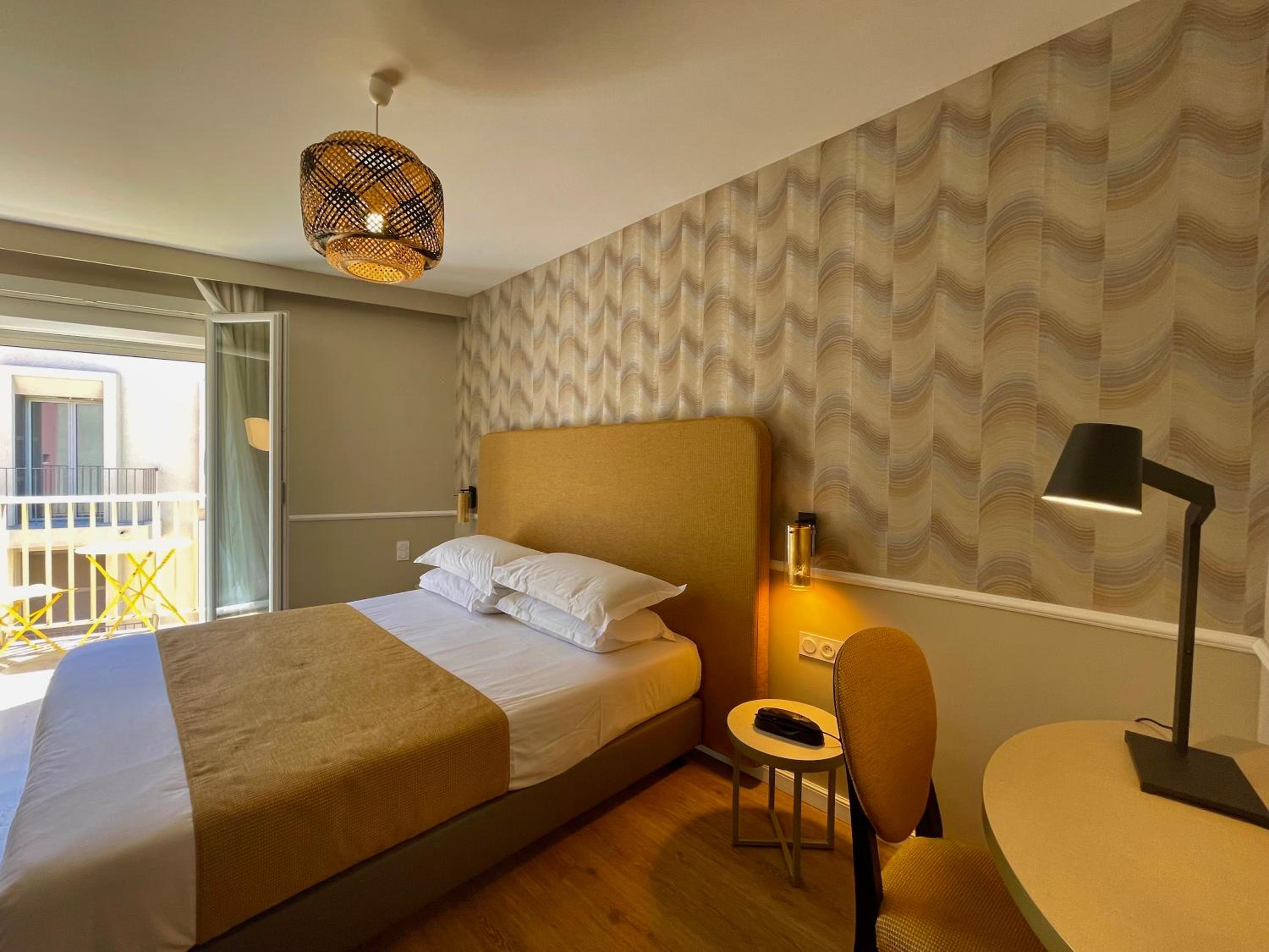 Hotel Restaurant Christophe Colomb 18/50