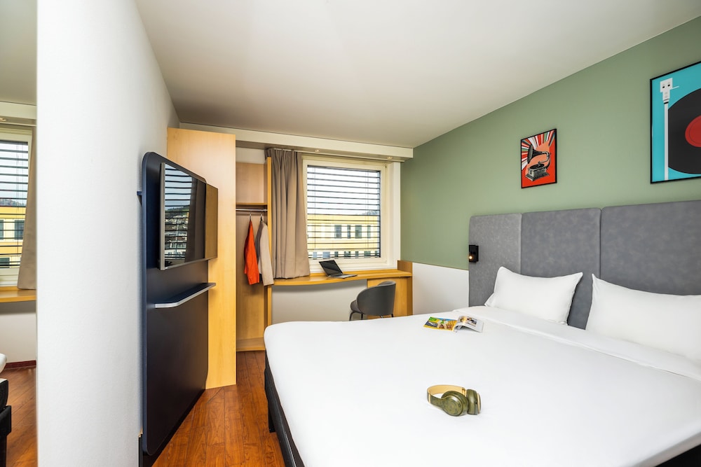 IBIS BAAR ZUG 17/48