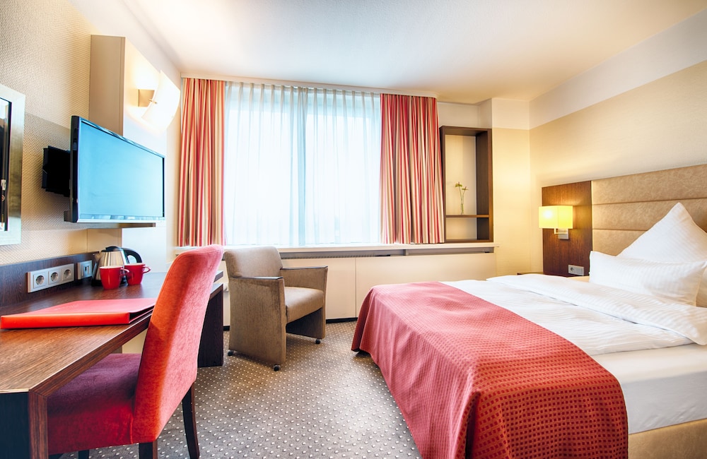 Leonardo Hotel Munich Arabellapark Ex Holiday Inn Munich Effnerstrasse 17/65