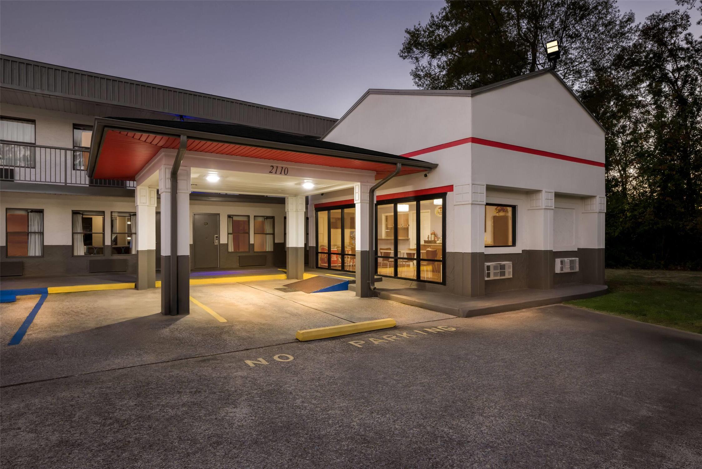 Super 8 By Wyndham Gadsden Al 27/32