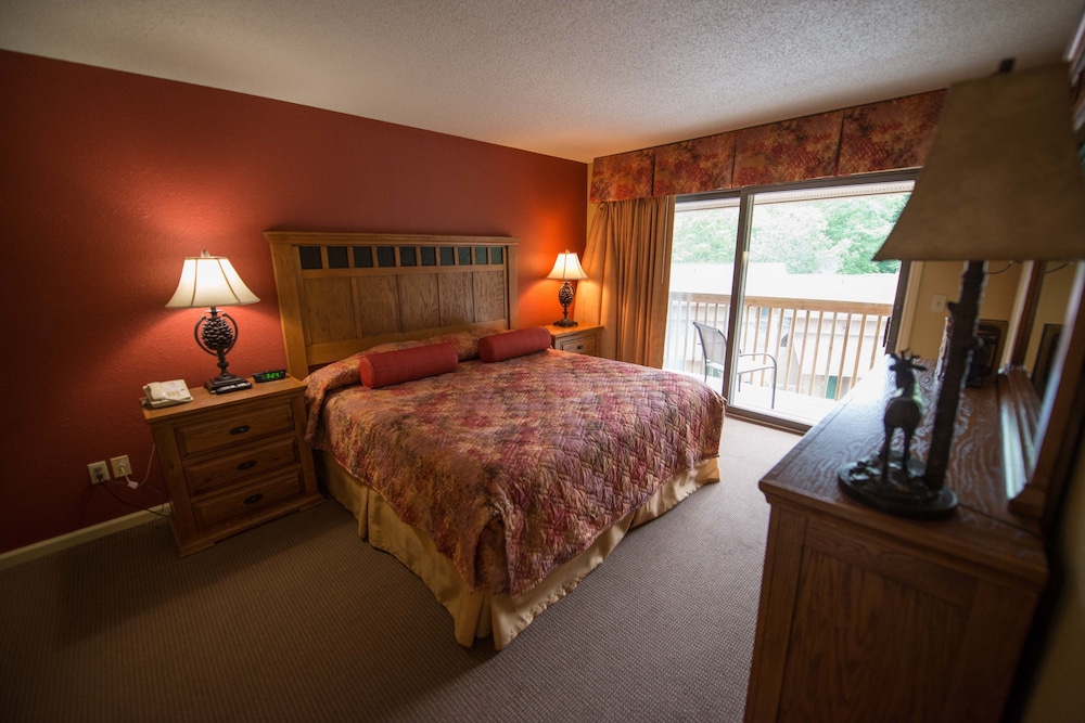Bluegreen Vacations Blue Ridge Village, an Ascend Collection Resort 12/40