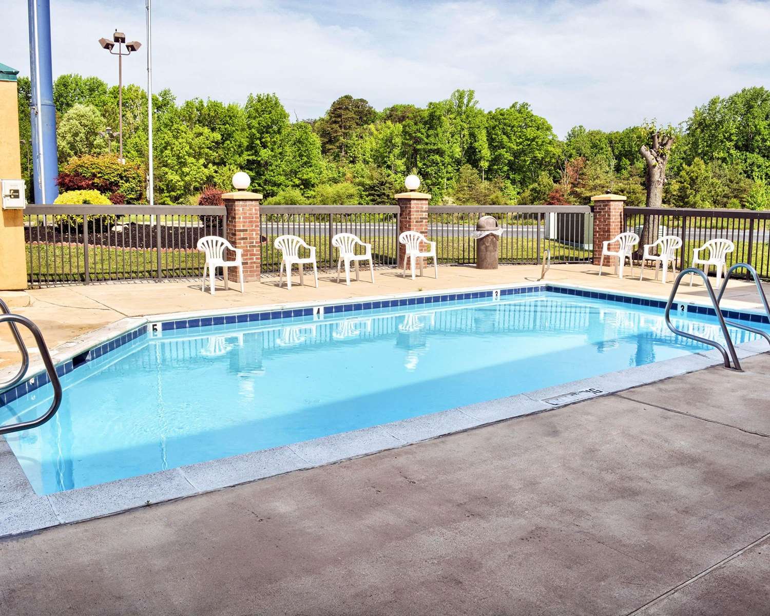 Quality Inn Thornburg 24/40