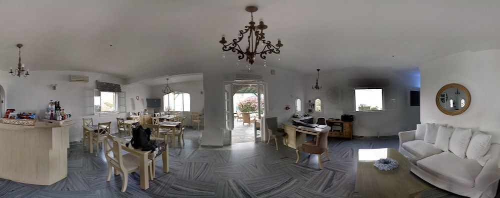 Adonis Hotel Studios & Apartments 47/67