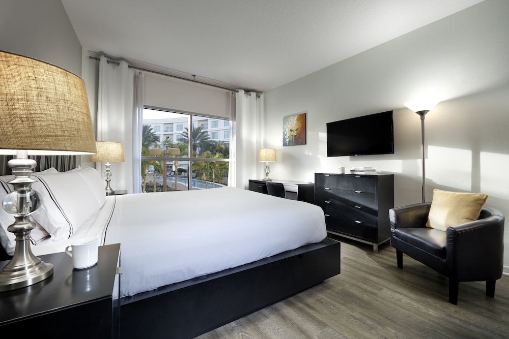 Melia, King Bed